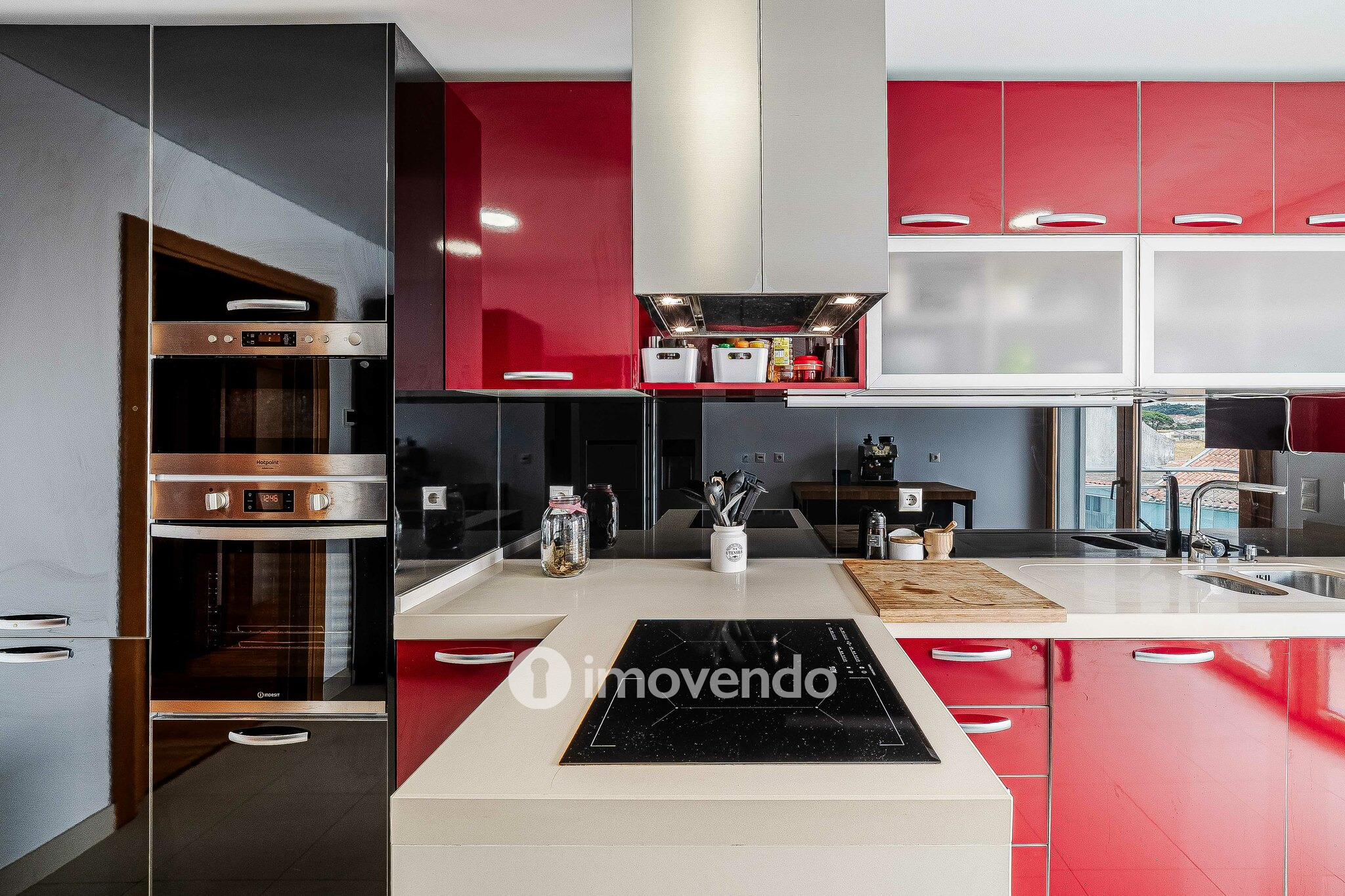 Apartamento T2 moderno, com garagem e varanda, no Milharado