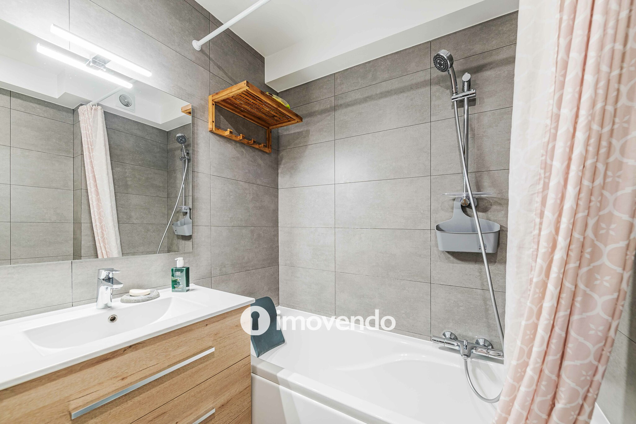 Apartamento T3, com cozinha equipada e arrecadação, em Torres Vedras