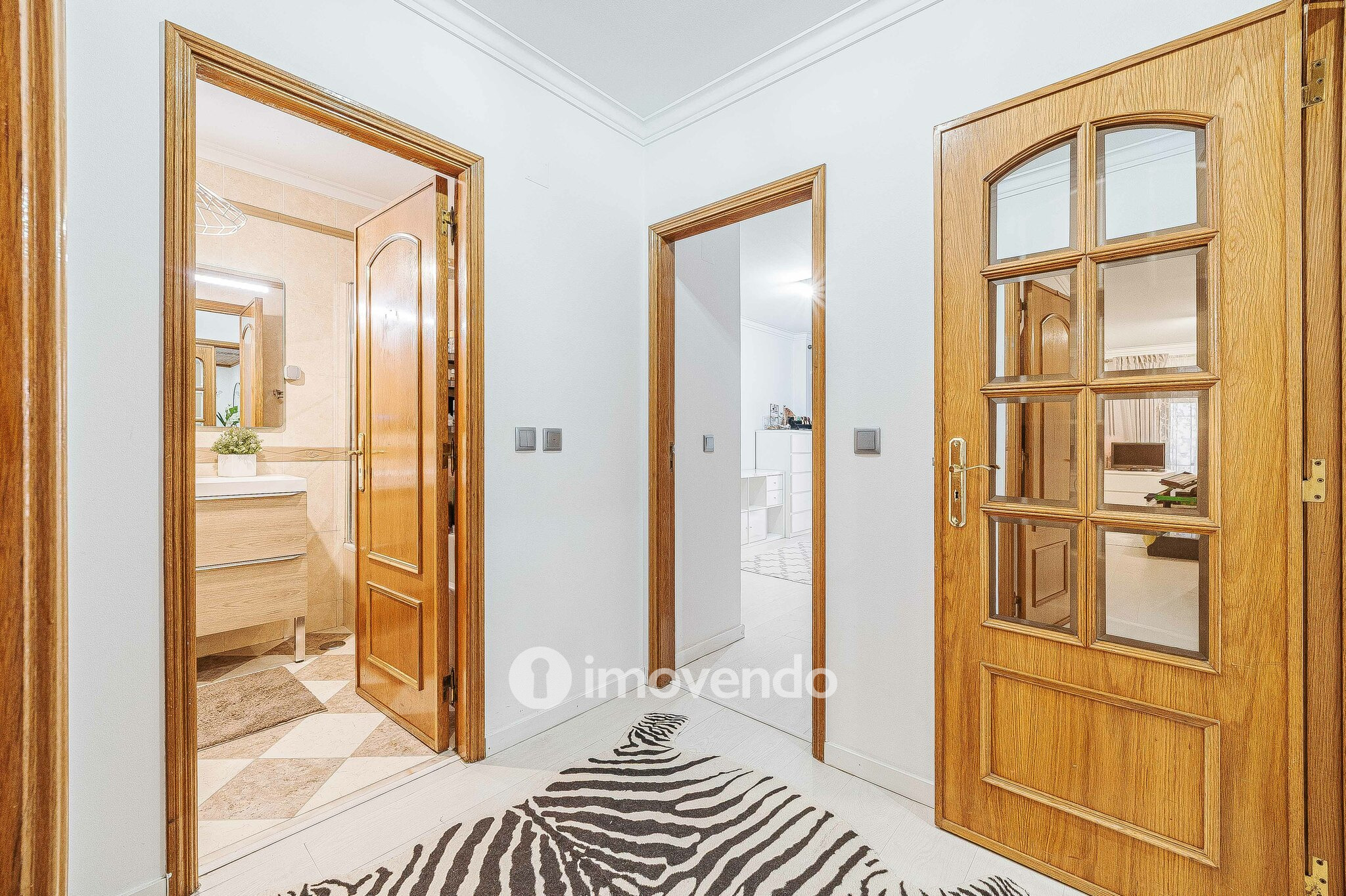 Apartamento T3, com estacionamento e arrecadação, na Ramada