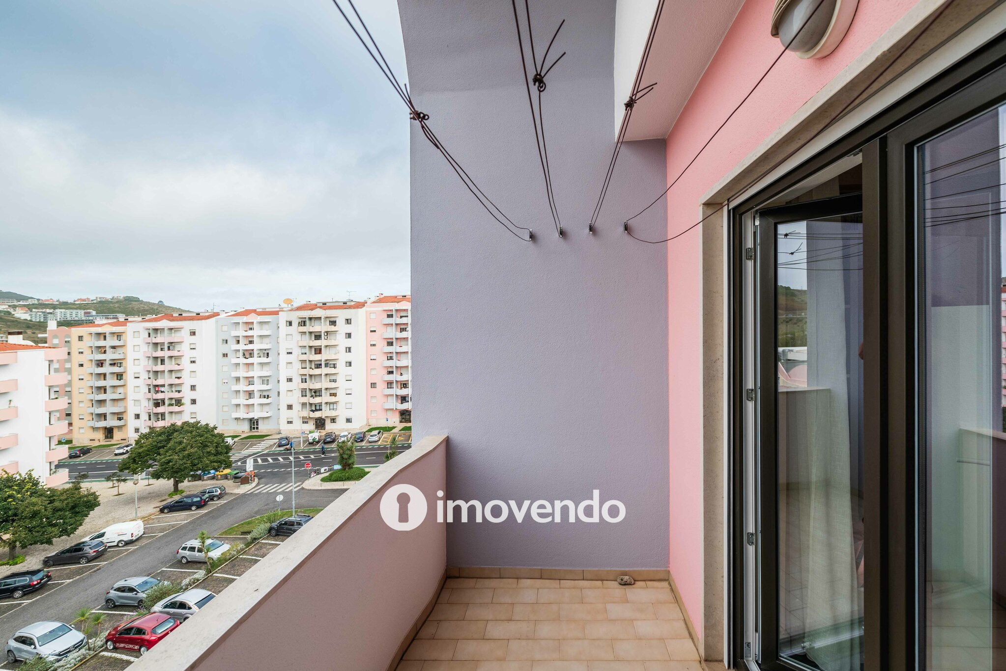 Apartamento T3, com cozinha equipada e arrecadação, em Torres Vedras