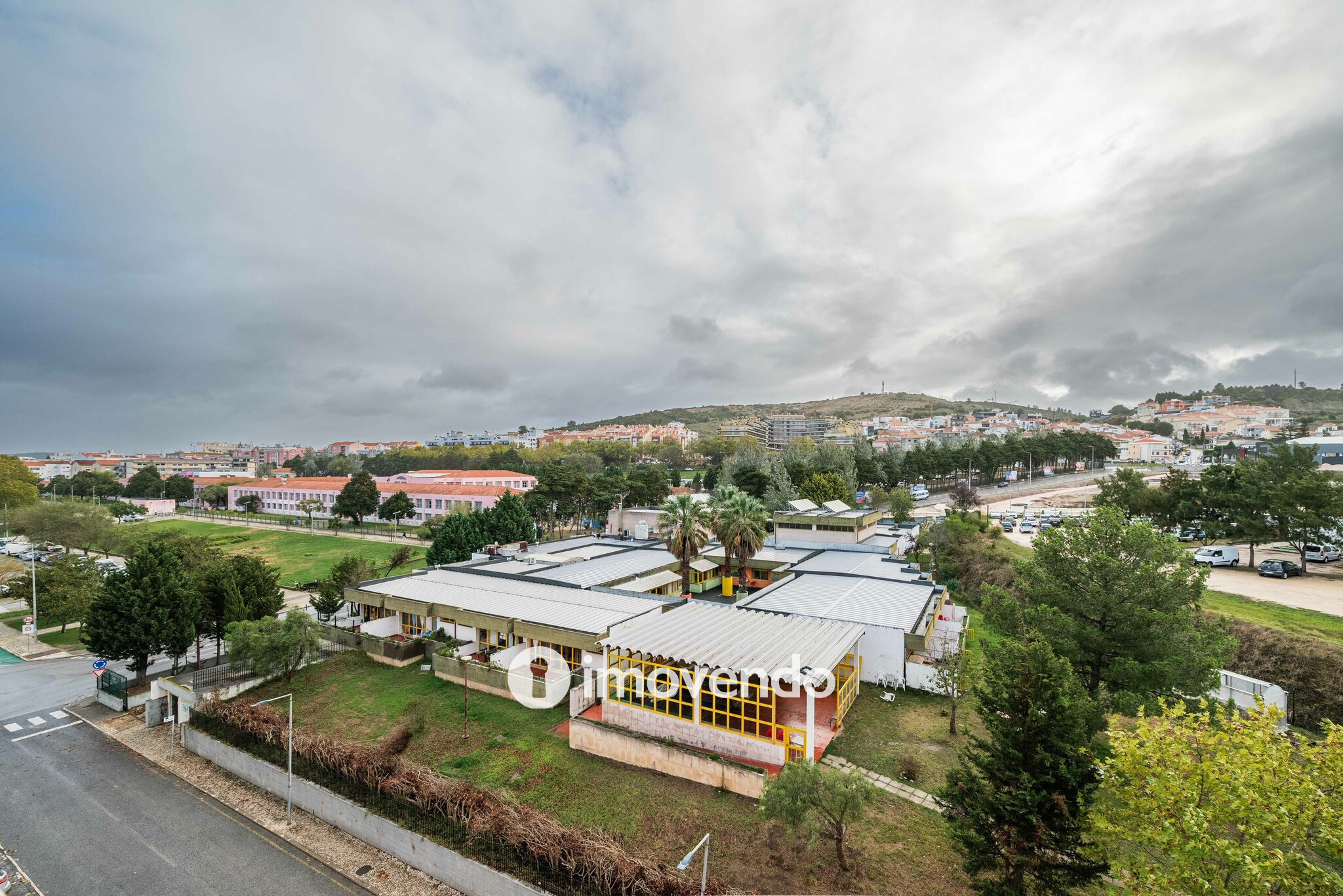 Apartamento T3, com cozinha equipada e arrecadação, em Torres Vedras