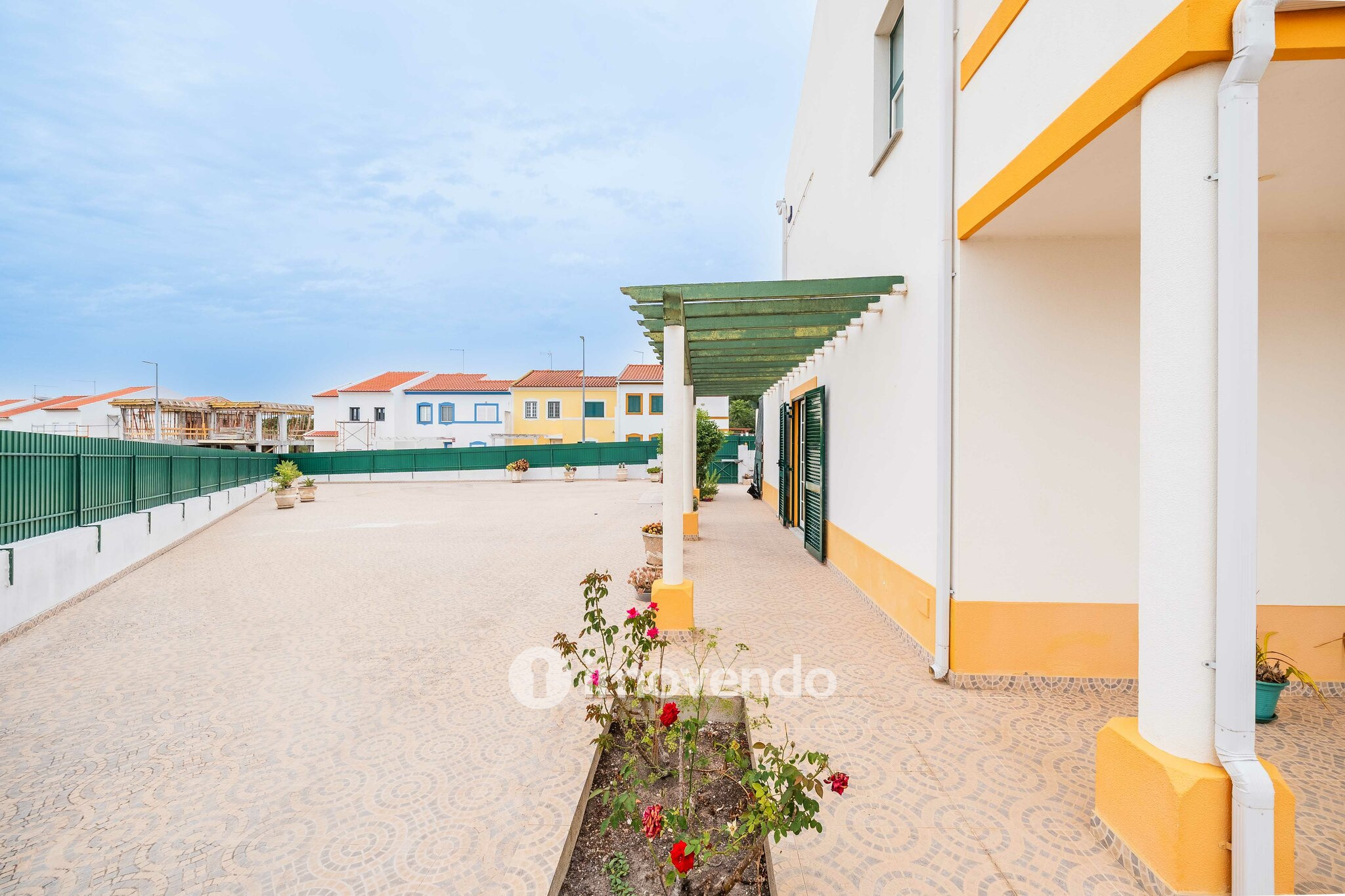 Moradia T4 com garagem e espaço exterior enorme, em Coruche