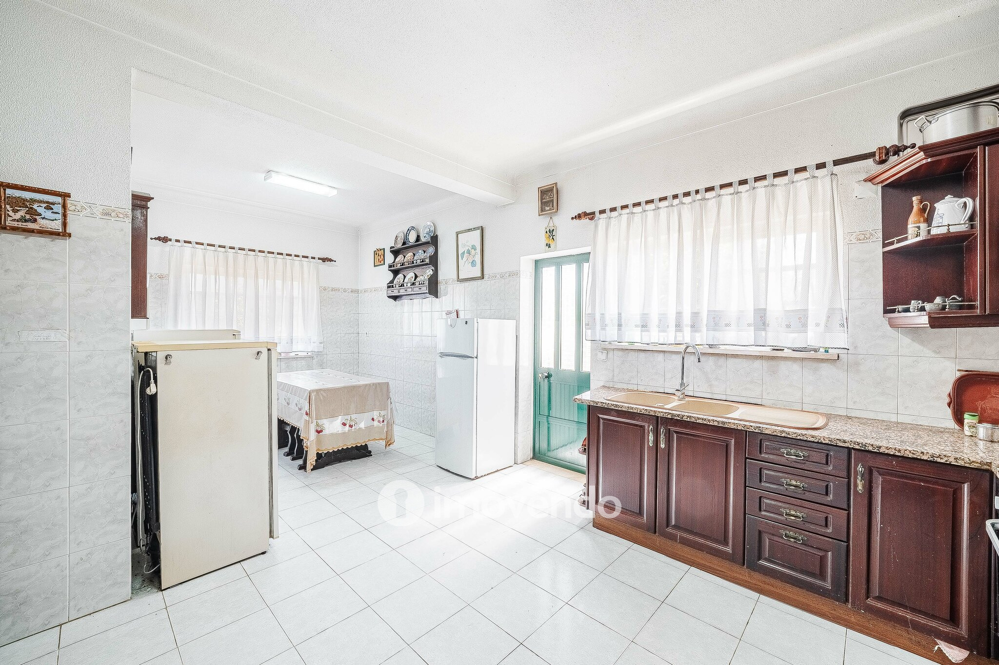 Moradia T3, com um terreno enorme de 5960m², na Quinta do Anjo
