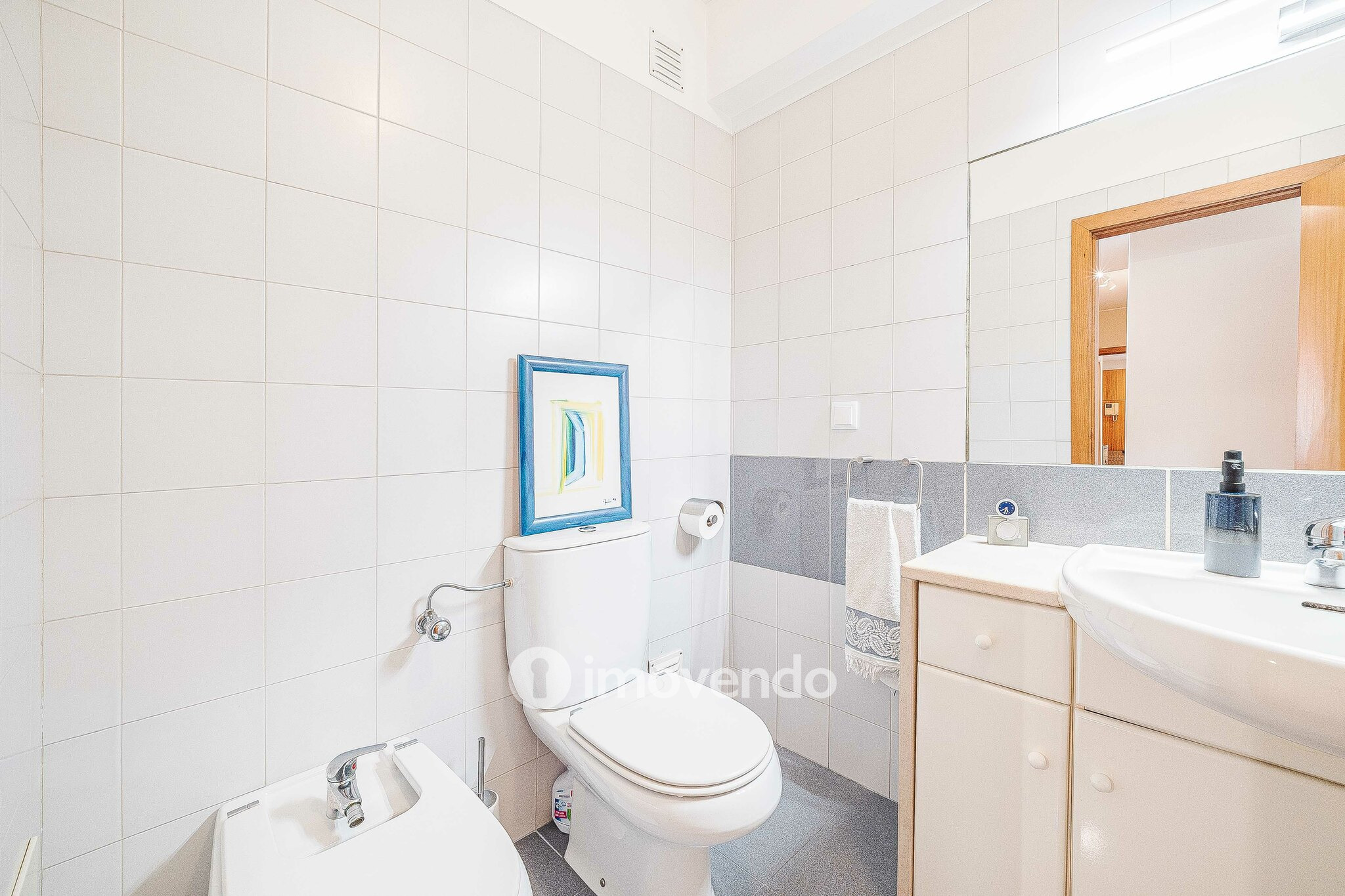 Apartamento T3, com garagem e arrecadação, na Ramada