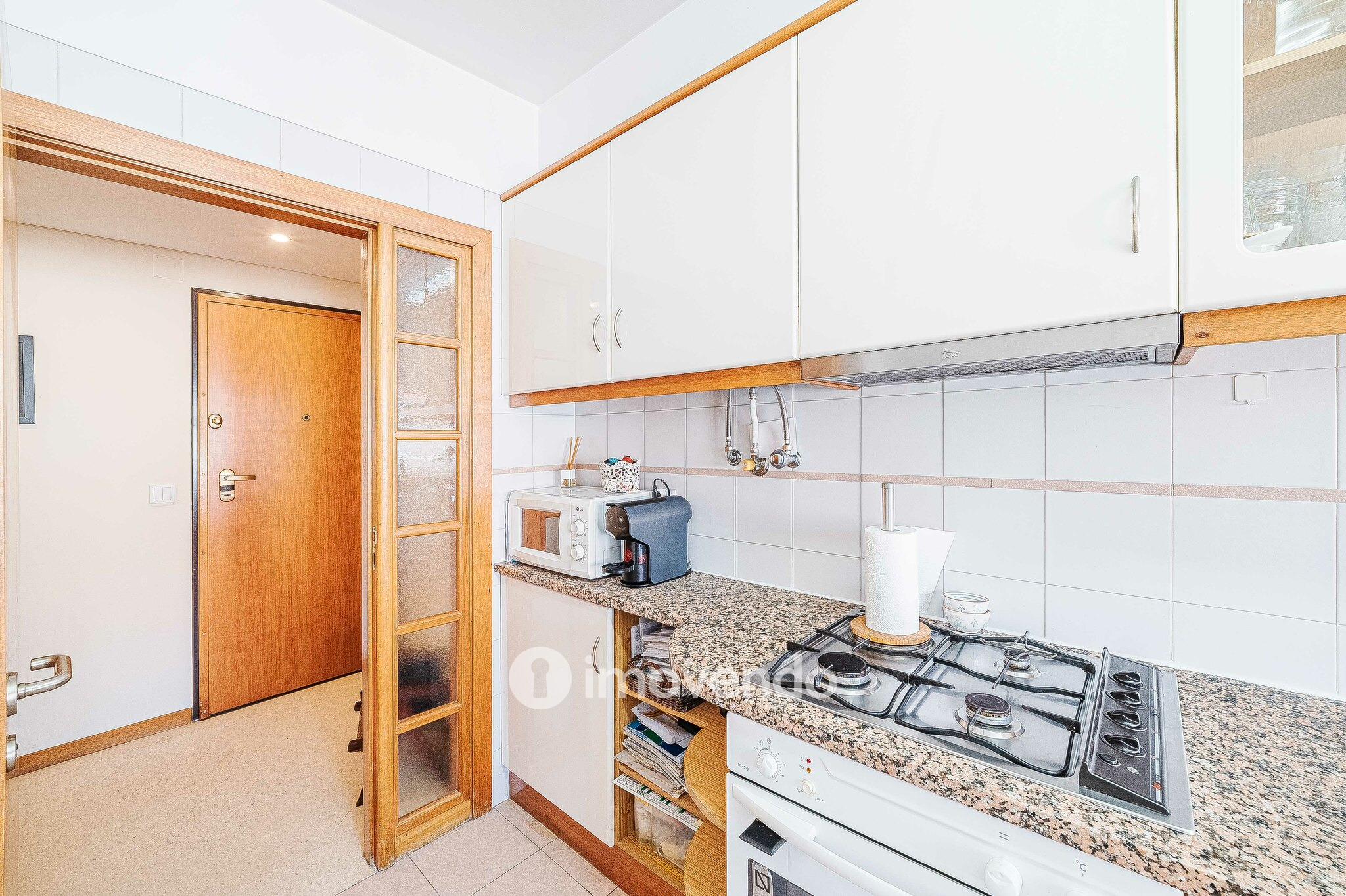 Apartamento T3, com garagem e arrecadação, na Ramada