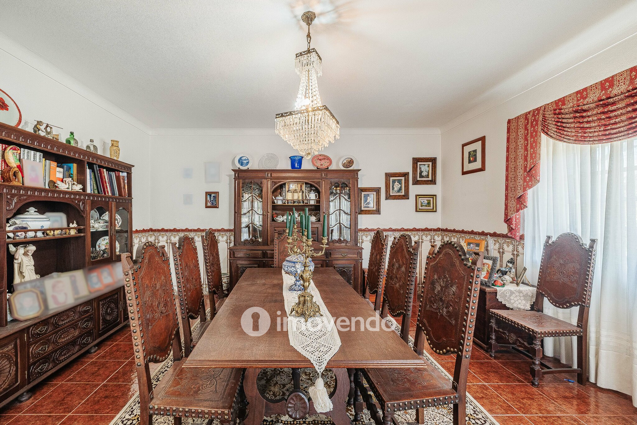 Moradia T3, com um terreno enorme de 5960m², na Quinta do Anjo