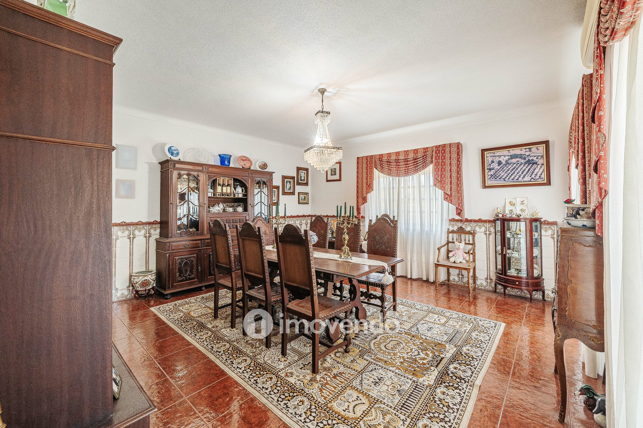 Moradia T3, com um terreno enorme de 5960m², na Quinta do Anjo