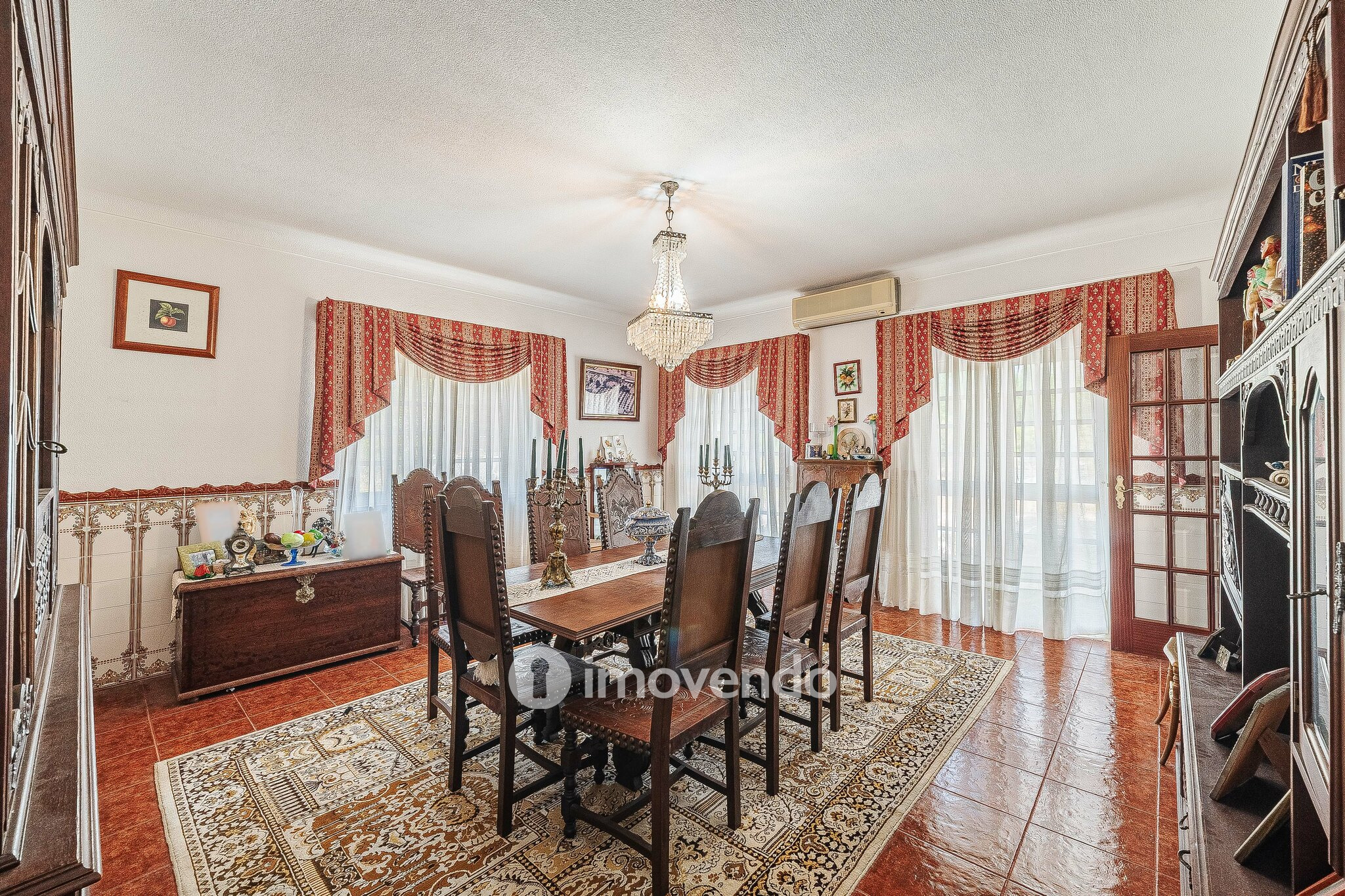 Moradia T3, com um terreno enorme de 5960m², na Quinta do Anjo