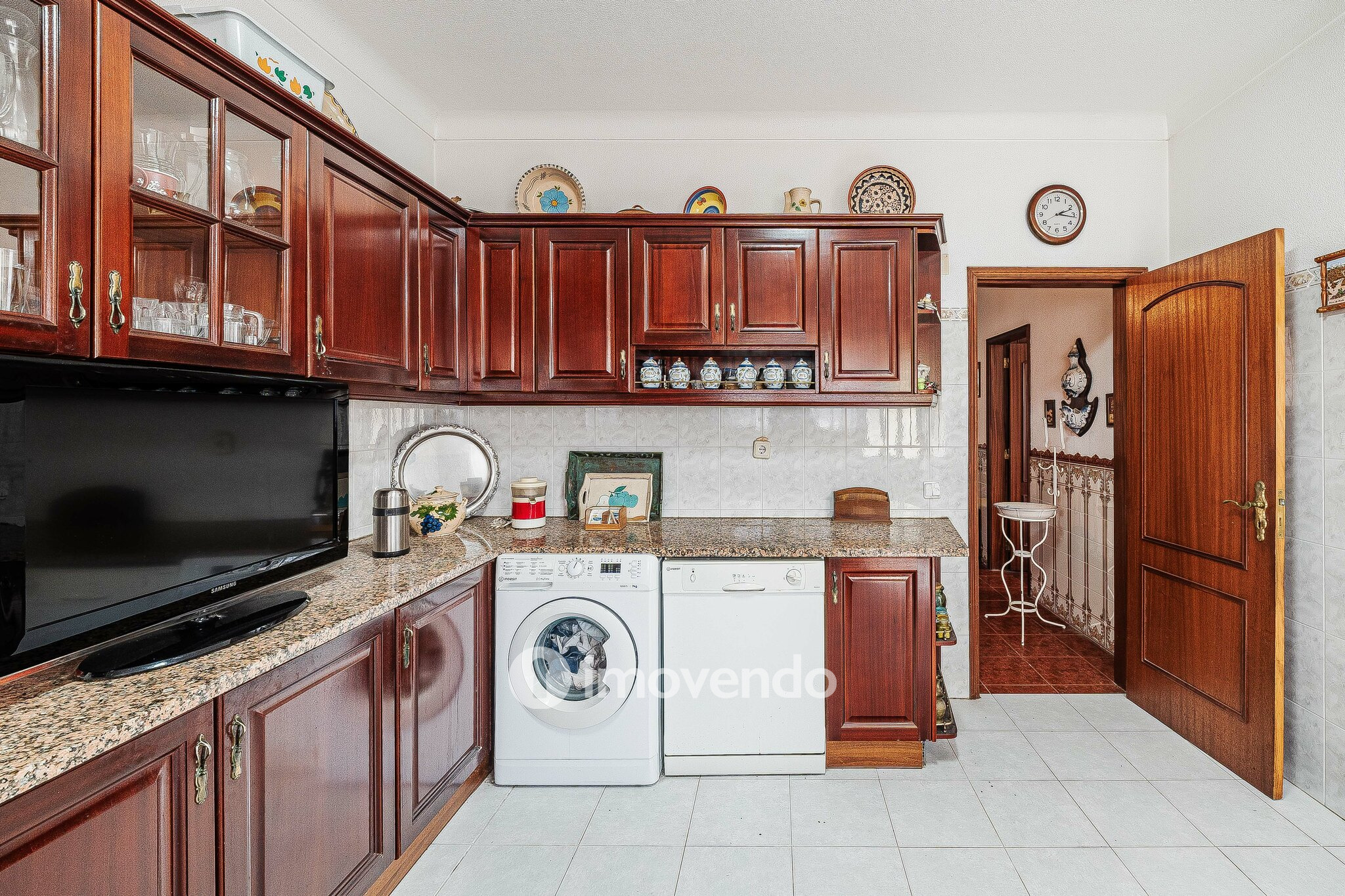 Moradia T3, com um terreno enorme de 5960m², na Quinta do Anjo