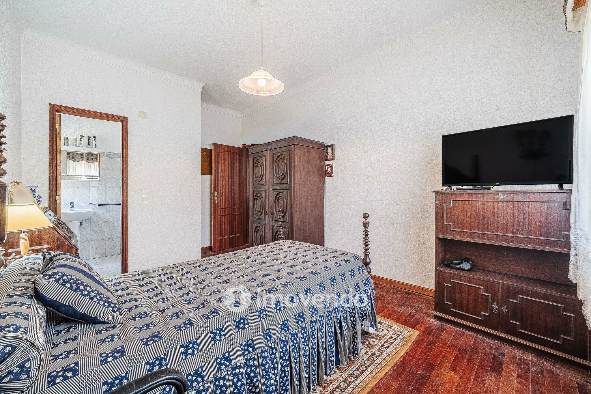Moradia T3, com um terreno enorme de 5960m², na Quinta do Anjo