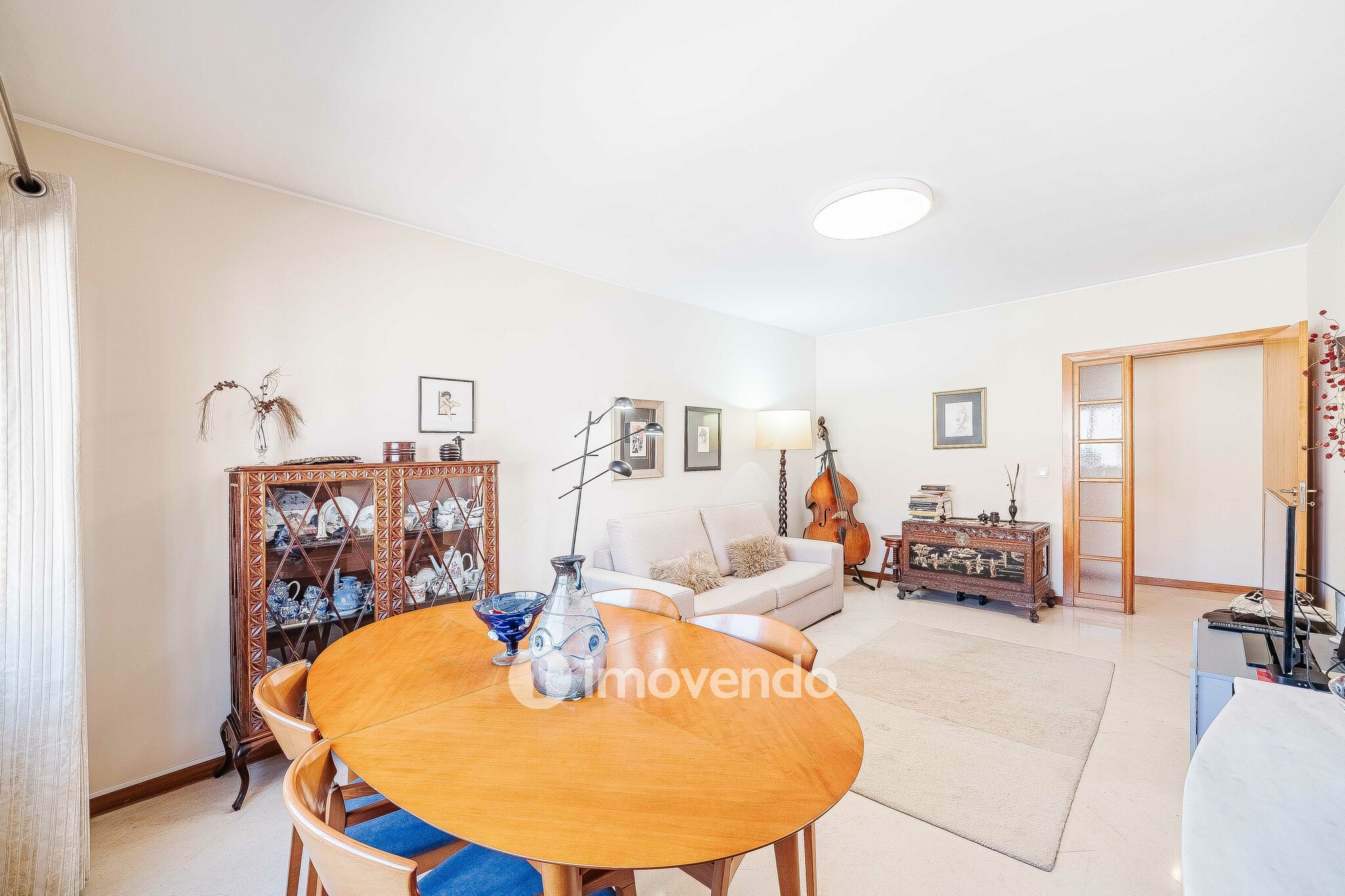 Apartamento T3, com garagem e arrecadação, na Ramada