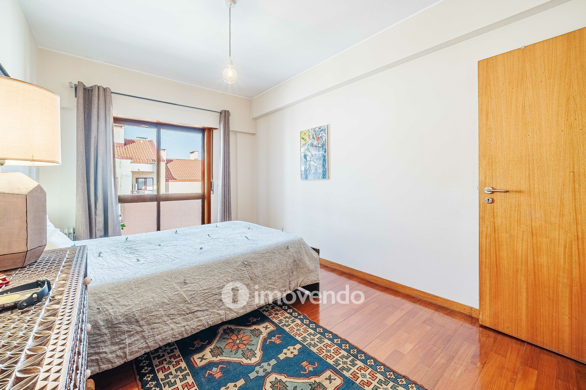 Apartamento T3, com garagem e arrecadação, na Ramada