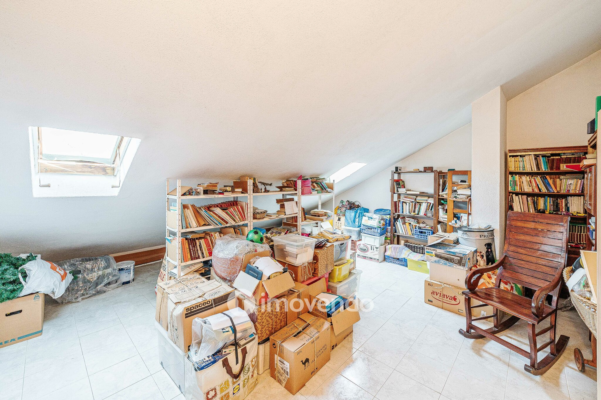 Apartamento T3, com garagem e arrecadação, na Ramada