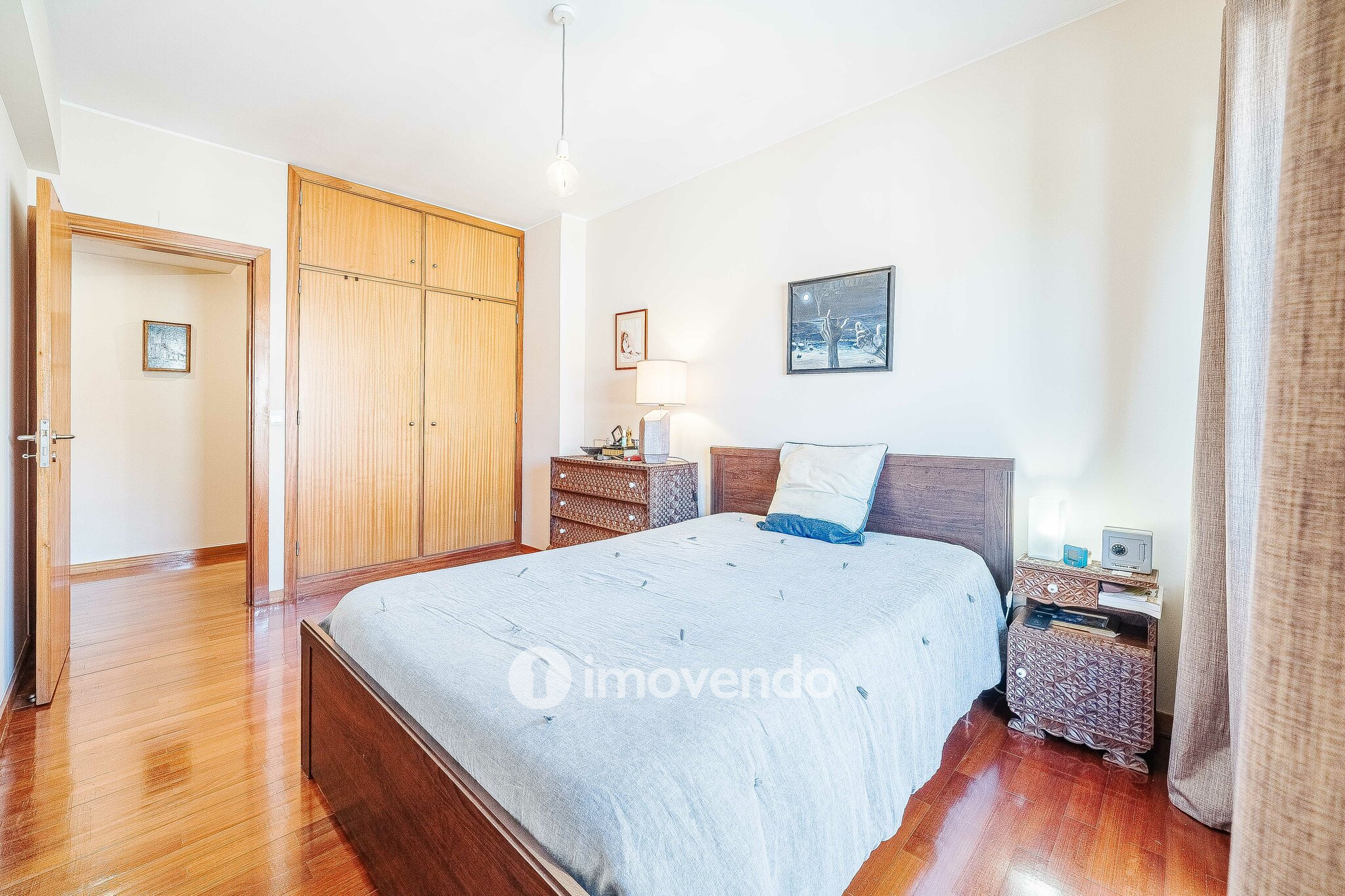Apartamento T3, com garagem e arrecadação, na Ramada