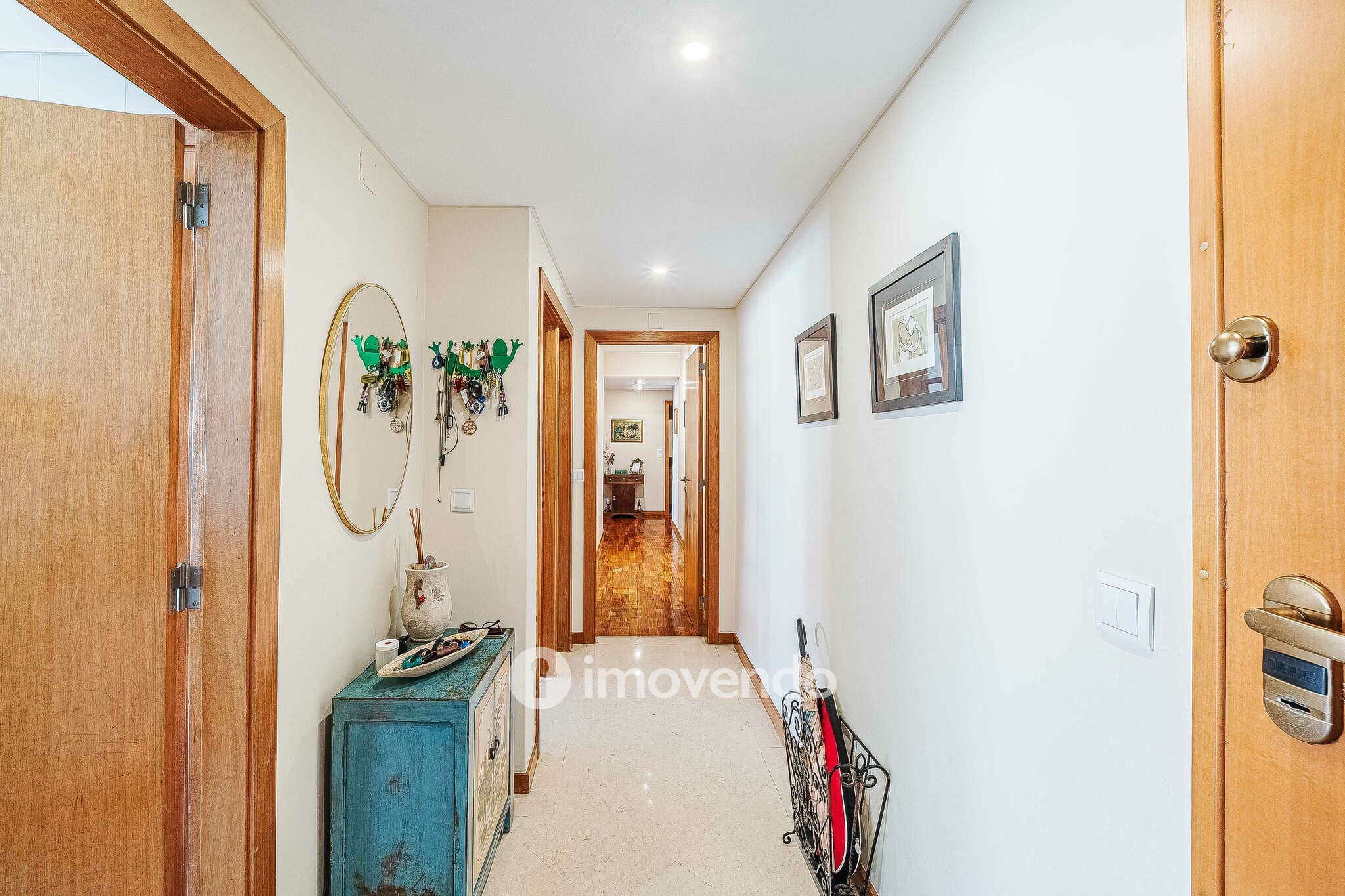 Apartamento T3, com garagem e arrecadação, na Ramada