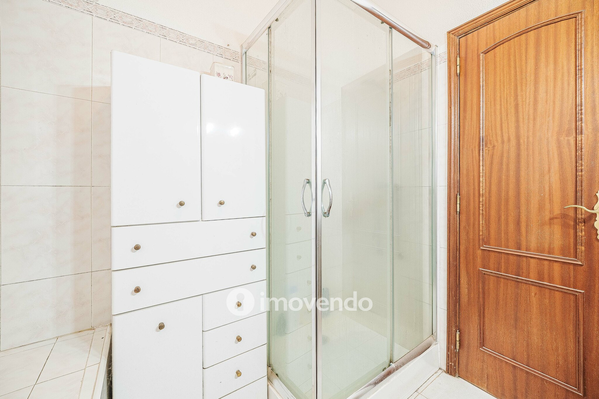 Moradia T3, com um terreno enorme de 5960m², na Quinta do Anjo
