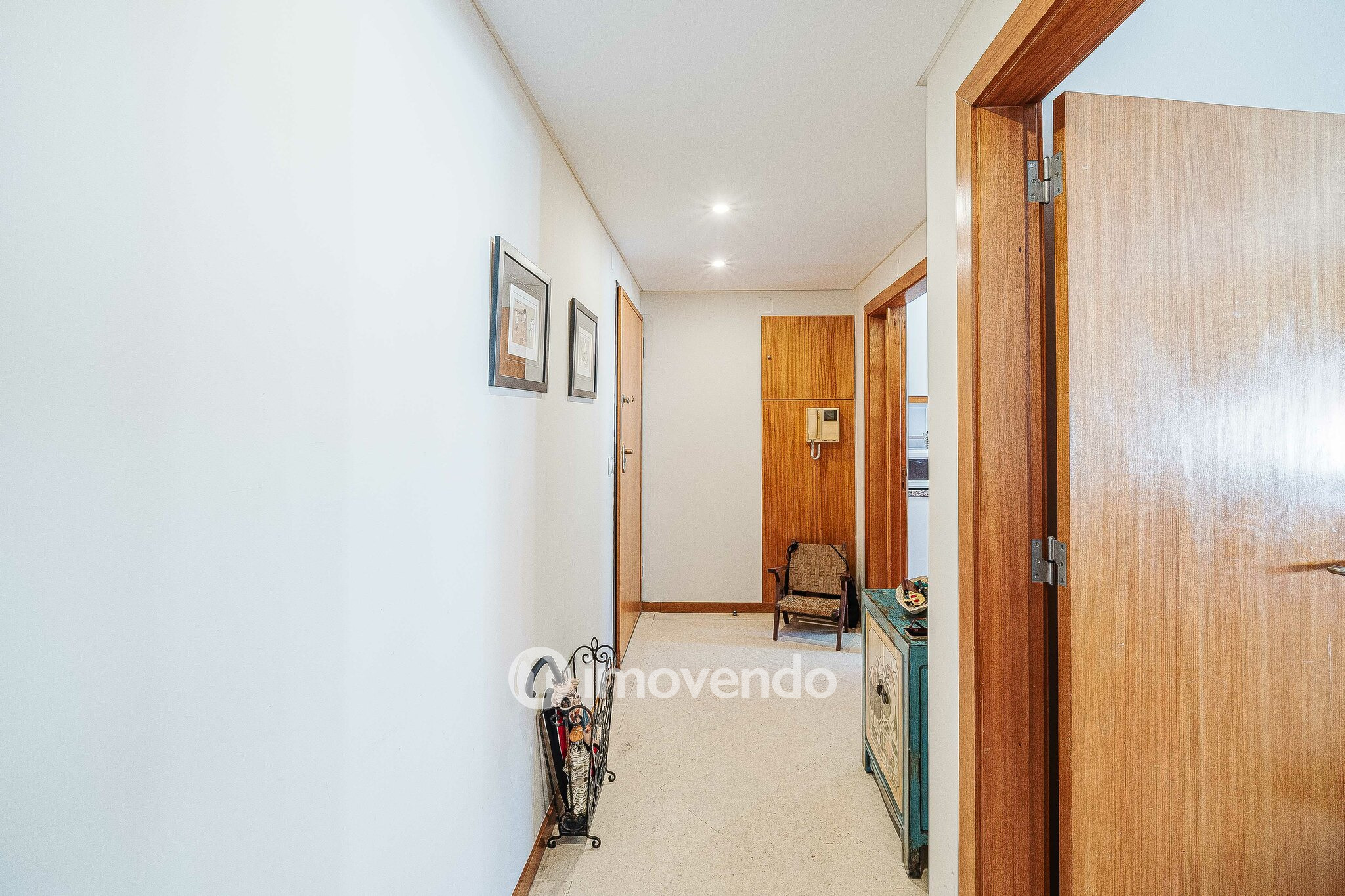 Apartamento T3, com garagem e arrecadação, na Ramada