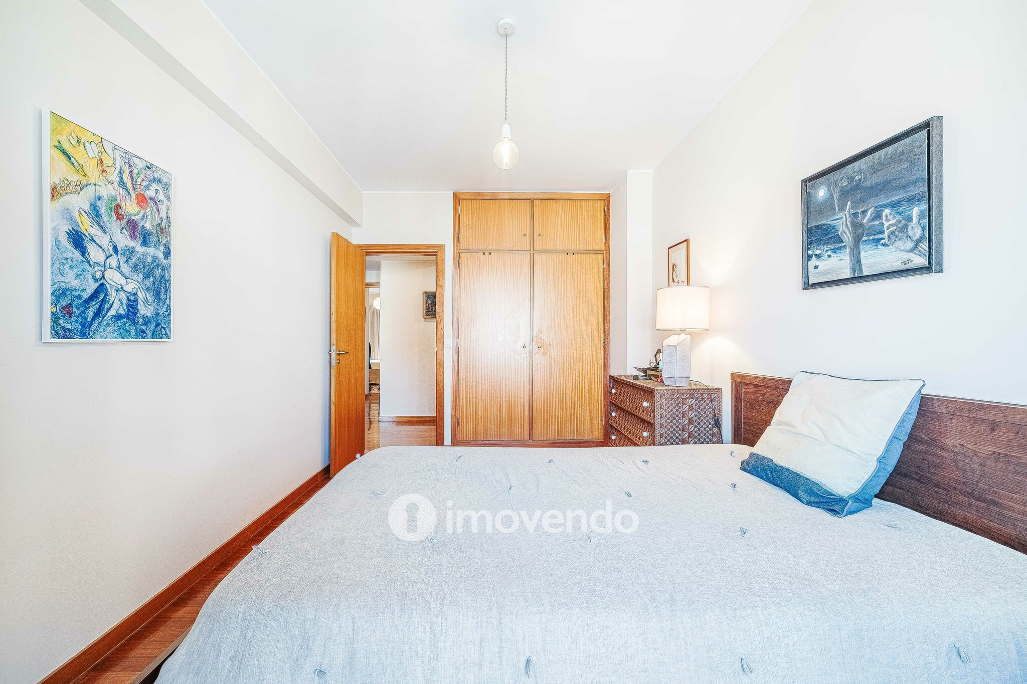 Apartamento T3, com garagem e arrecadação, na Ramada
