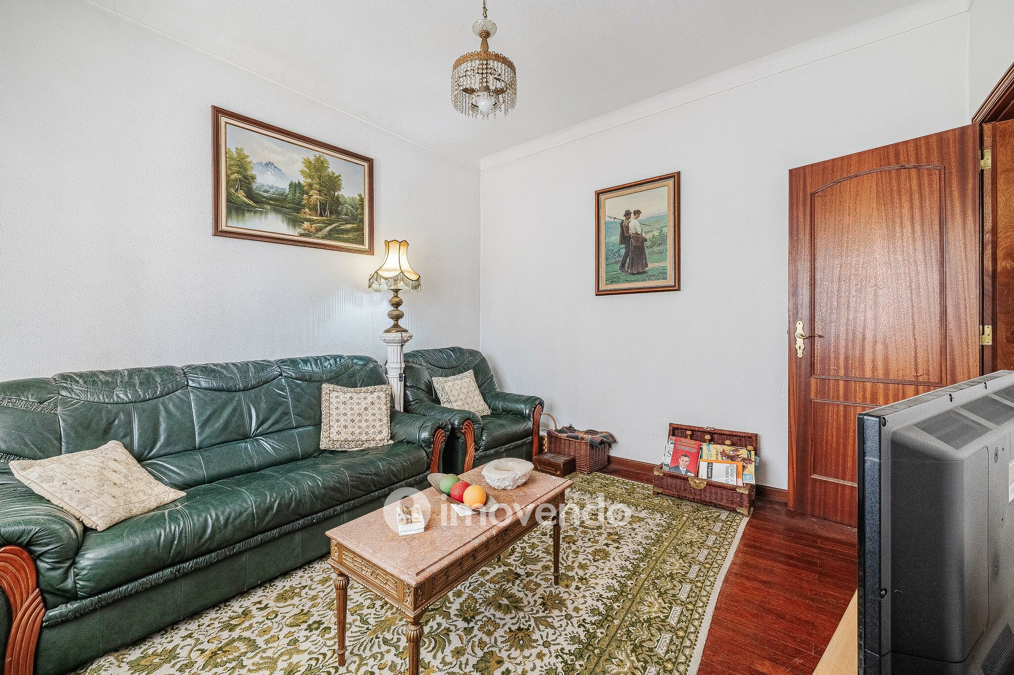 Moradia T3, com um terreno enorme de 5960m², na Quinta do Anjo