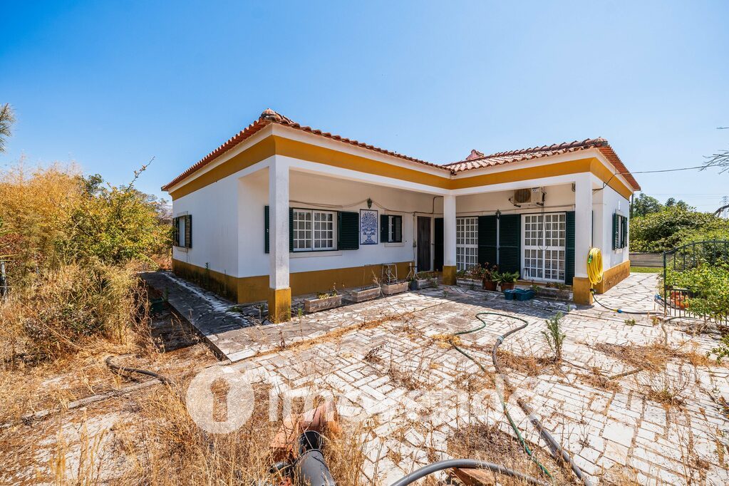 Moradia T3 em Palmela, Quinta do Anjo com 5.960 m<sup>2</sup> por 750.000
